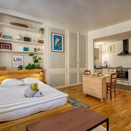 Apartmán Quiet And Cozy - Near Transport - In